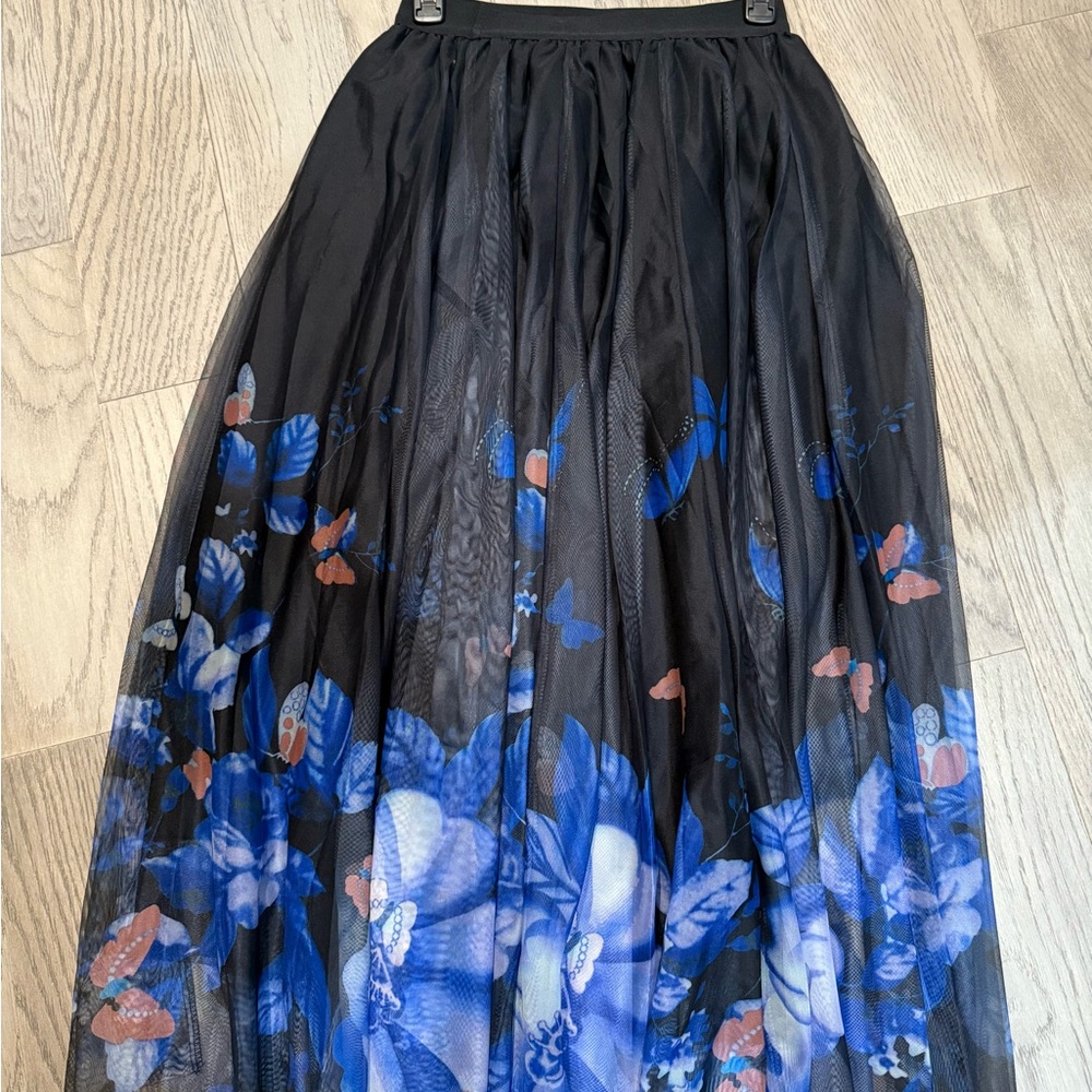 NEW Chic Black and Blue Floral Maxi Skirt with Elastic waist M